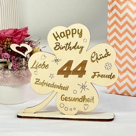 Graviertes 4-bl√§ttriges Kleeblatt als Geschenk u. Deko zum 44. Geburtstag mit lieben Worten f√ºr das Geburtstagskind Liebe, Zufriedenheit, Gl√ºck, Freude Gesundheit, Holz, 14cm x 13,5cm