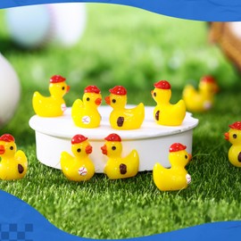 Suzile 50 Pcs Mini Resin Baseball Ducks Figurines Tiny Sport Player Duck Miniature Baseball Party Favors Gifts for Summer Beach Activity Carnival Micro Landscape Ornament Dollhouse Garden Accessories