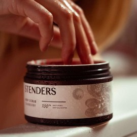 STENDERS Body Scrub Cranberry (300 g) - Shea Butter, Jojoba Oil Salt Exfoliating Body | Cleans, Nourishes, Moisturizes, Salt Crystals Remove Gently Dead Dry Skin