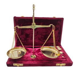 Vintage Old Traditional Weight showpiece Brass Weighing Scale Balance Justice Law Scale Decoration Nautical Apothecary Scale Small Weight Scale Home Decor