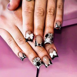 24 StüCk Kurze, Quadratische Press-On-NäGel Mit SchleifenanhäNgern, Schwarz-WeißEm Zebra-Print Und SüßEn Blumendesigns, Silbernen Stern-Strasssteinen, KüNstliche NäGel FüR Frauen