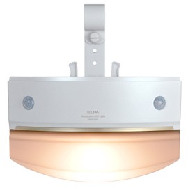 ELPA センサーライト もてなしのあかり 乾電池式 階段・手すりに 転倒防止策に 電球色LED HLH-1204(PW)