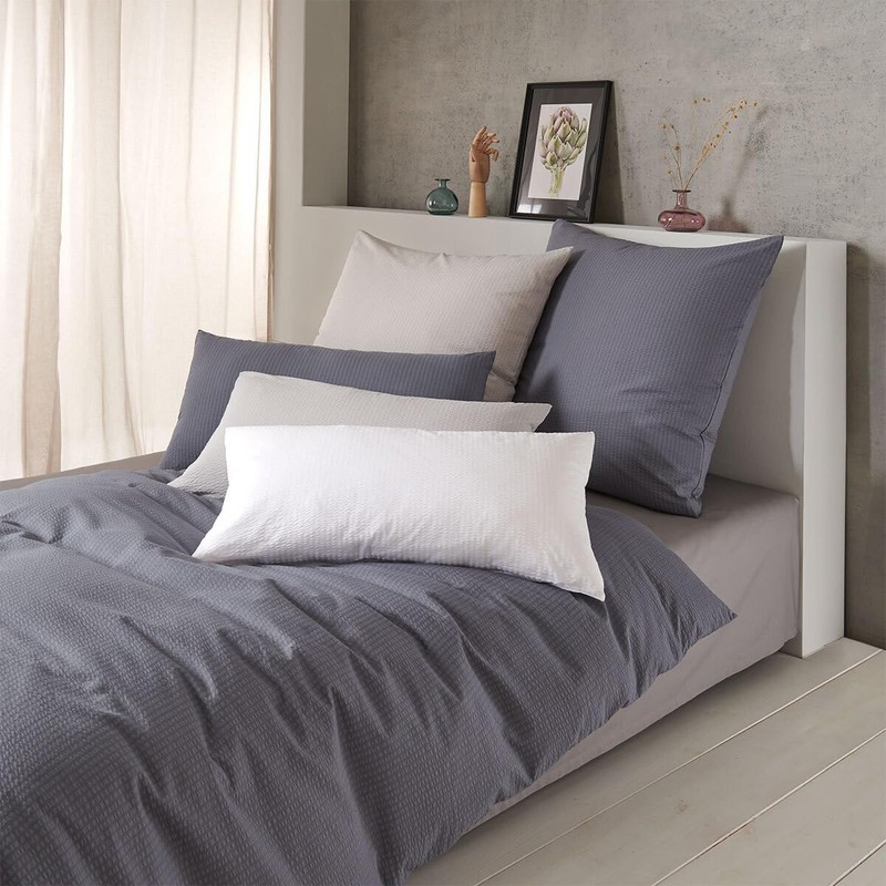 TRAUMSCHLAF Seersucker Bed Linen Plain White, Pillowcase Single 40 x