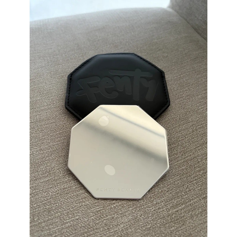 Fenty Beauty Mini Espejo Con Estuche Negro