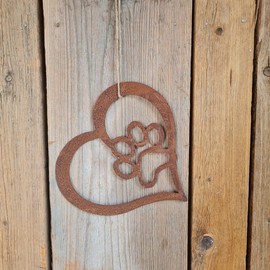 kreativherz - Hanging Sign "Dog Paw" Ideal for the Dog Kennel in Heart Shape "Rust Look Made of Metal" - Door Sign Dog for Outdoor / Outdoor Rusty Garden Decoration Weatherproof - Garden Decorative