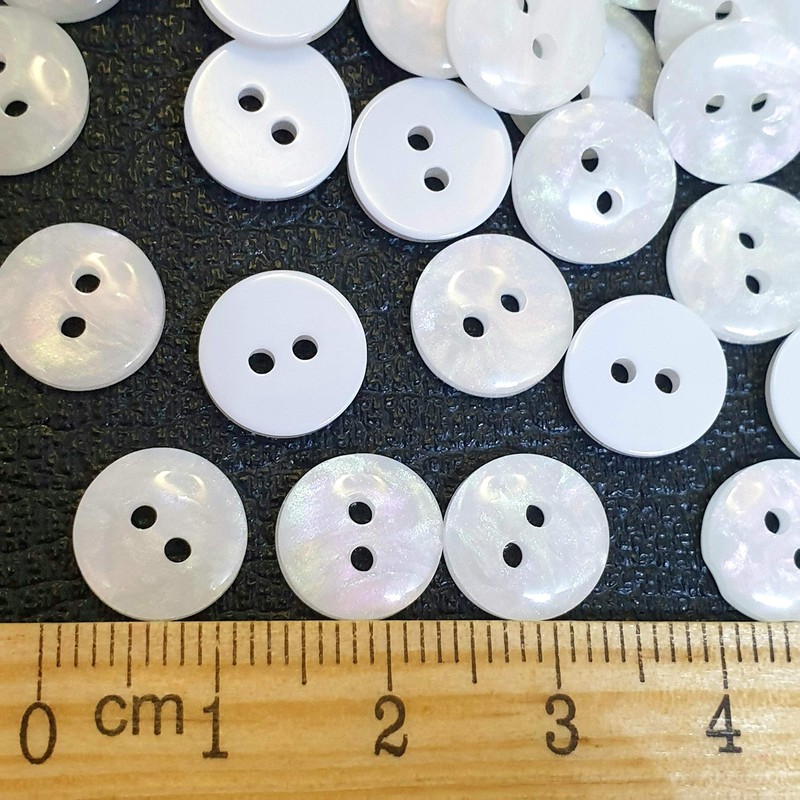 MajorCrafts® 60pcs 10mm Cream White Pearlescent Galaxy Effect 2 holes