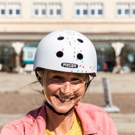 Melon Lightweight Unisex Helmet for Adults and Kids, Urban Active, multicolour, m-l