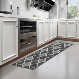 Villsure Kitchen Rugs and Mats, Non Skid Kitchen Runner Rug Absorbent Resist Dirt Kitchen Floor Mat Comfort Standing Mat Made of 100% Polypropylene Machine Washable,17.7"x47",Black