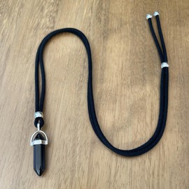 Männer und Frauen versilbert Pfeilspitze Natürliche Energie Stein und Zamak Anhänger - Healing Edelstein Schutz Amulett Halskette - Ideal zum Verschenken (Obsidian)