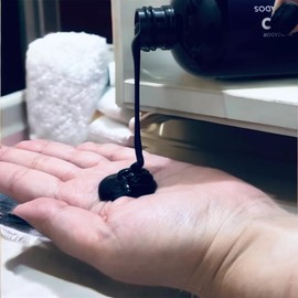 Matizador Capilab para Cabellos Rubios & Platinados - Reactiva el Brillo y Salud con Extracto de Cacahuananche y Aceite de Argán, 250ml