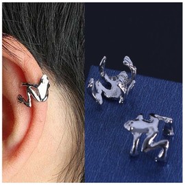 Erimberate Punk Frog Ear Cuff Earring Silver Frog Cartilage Earring 3D Frog Cuff Wrap Earring Frog Cartilage Clip on Wrap Earring No Piercing Earring Jewelry for Women and Girls Gifts