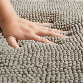 Moonlight Bedding Bath Mat Non Slip Anti Mould - Chenille Shower Mat Khaki 50 x 80 cm Super Absorbent Bathroom Mat Machine Washable Extra Soft Fluffy Bathmat