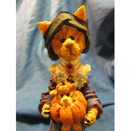 Purrscilla.... Give Thanks ................ Boyd Folkstone 2866