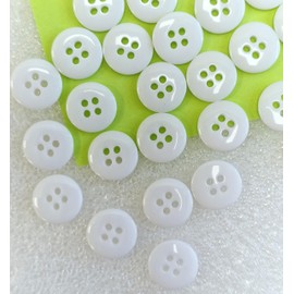 MajorCrafts 80pcs 12.5mm White 4 Holes Round Resin Sewing Buttons (Flat Edge) Arts and Crafts Embellishments