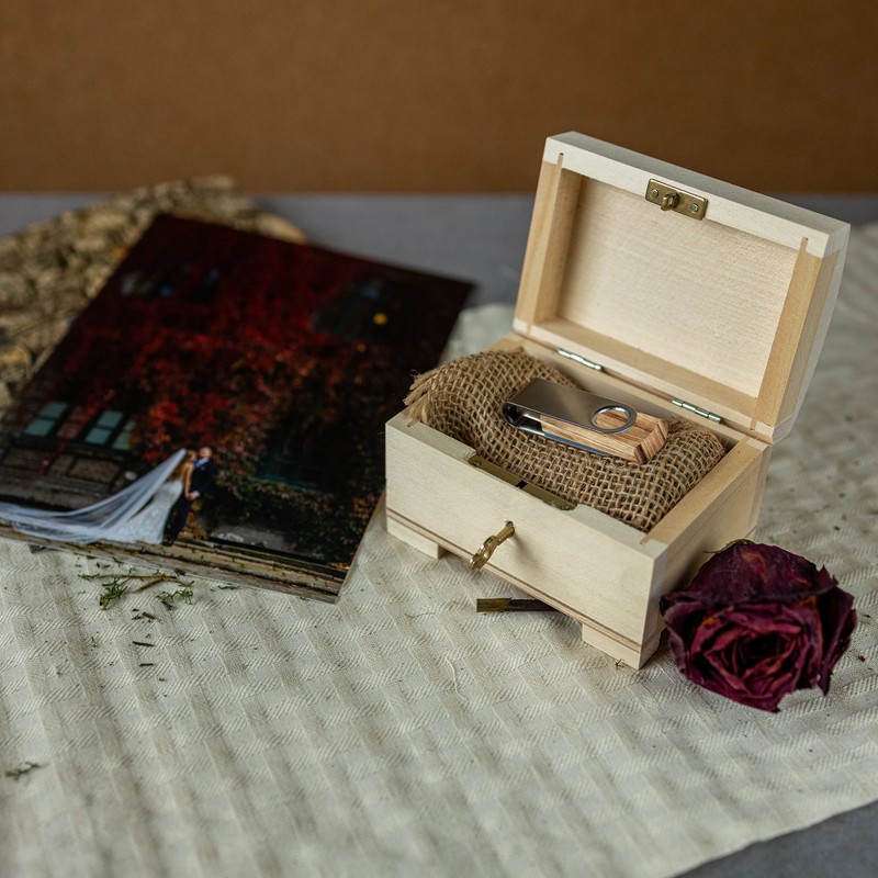 Creative Deco Small Wooden Lockable Jewellery Box | 10.6 x