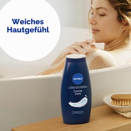NIVEA Shower Bath Creme Care 750 ml, Shower Gel in Cleansing and Nourishing Cream, Shower Cream Enriched with Vitamins C, E and Nourishing Oils with the Classic Fragrance of NIVEA Cream