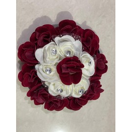 Women's Charming Mogra Fragrance Artificial Gajra – Traditional Red and White Hair Accessory for Weddings, Festivities & Daily Wear