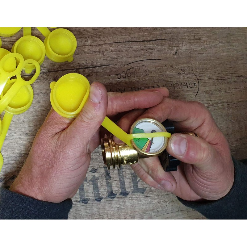 Propane QCC-1 gas fitting 17-5393 PU Cap and Strap