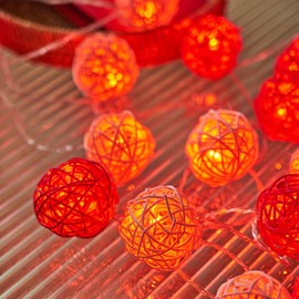 AUNMAS Rattan Ball String Light Decorative Red Star Light Romantic Rattan Ball String Indoor Outdoor Lantern Lights for Christmas Party Home Decoration Garden Party Backyard (1.5m)