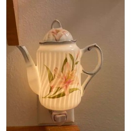 Cal mart gifts Beautiful Floral Lily wall plug-in Night Light Tea pot Shade Porcelain home deco