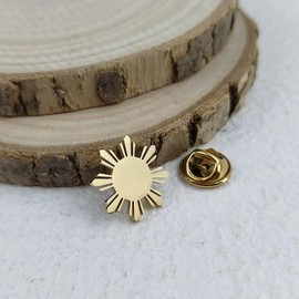 Philippines Sun Flower Stainless Steel Lapel Pin, Filipino Sunburst Brooch for Men, Patriotic Clothing Accessory, Gold Tone Suit Collar Pin Badge 18mm