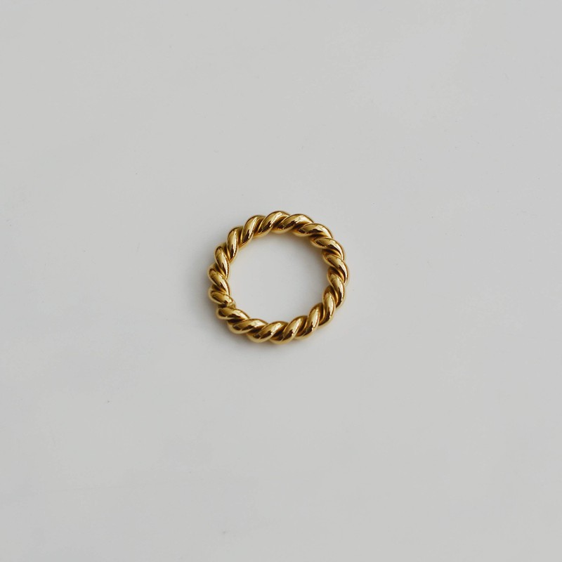 Shapes Studio THE SIMPLE TWIST BAND RING (8)