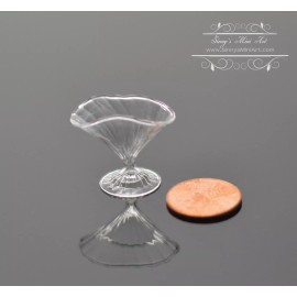 SMA 1:12 Dollhouse Glass Fan Vase BD HB341 (B)