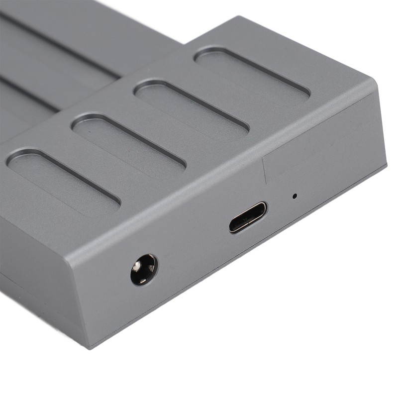 USB 3.2 Gen 2 to U.2 NVMe SSD Docking Station