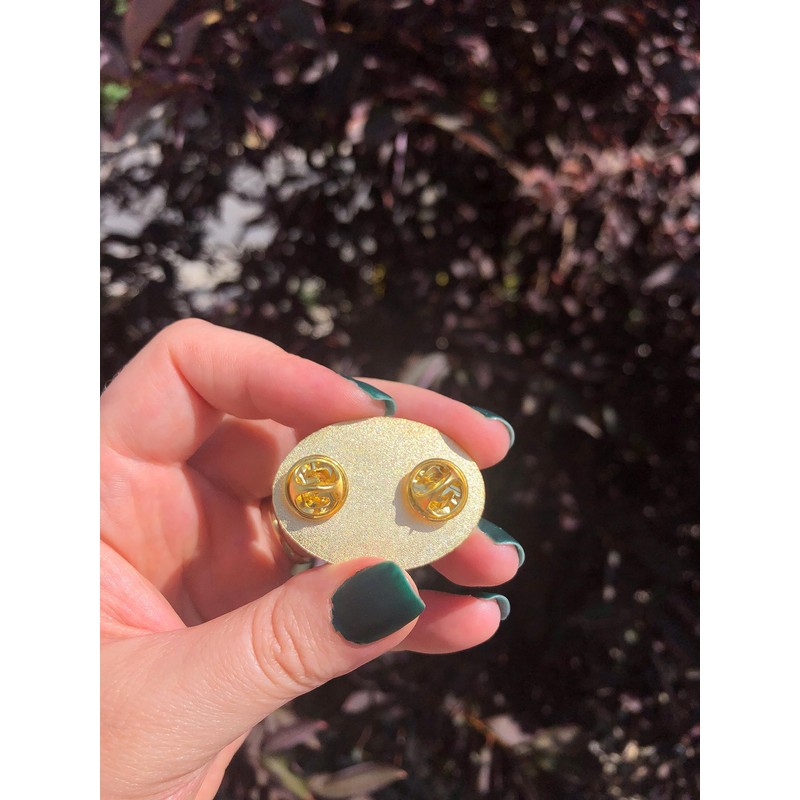 Enamel Pin: Yo hablo español (I speak Spanish), Navy Background