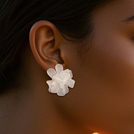 Flower Cluster Earrings for Women White Pink Blossom Design Clip on Flower Earrings