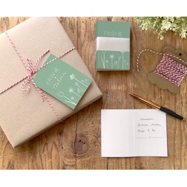 25 Gift Tags – Merry Easter – Easter Greetings in Green and White with Flowers, Original Mini Easter Cards for Easter Gifts Labelling, Elegant Exclusive Individual, A7 Recycled Paper Folding Cards