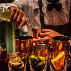 Eligara Bartender Kit Bag, 17-Piece Copper Bar Tool Set Cocktail Shaker Set with All Practical Bar Accessories, Portable Travel Cocktail Set with Shoulder Strap for Bartenders, Parties, Camping Trips