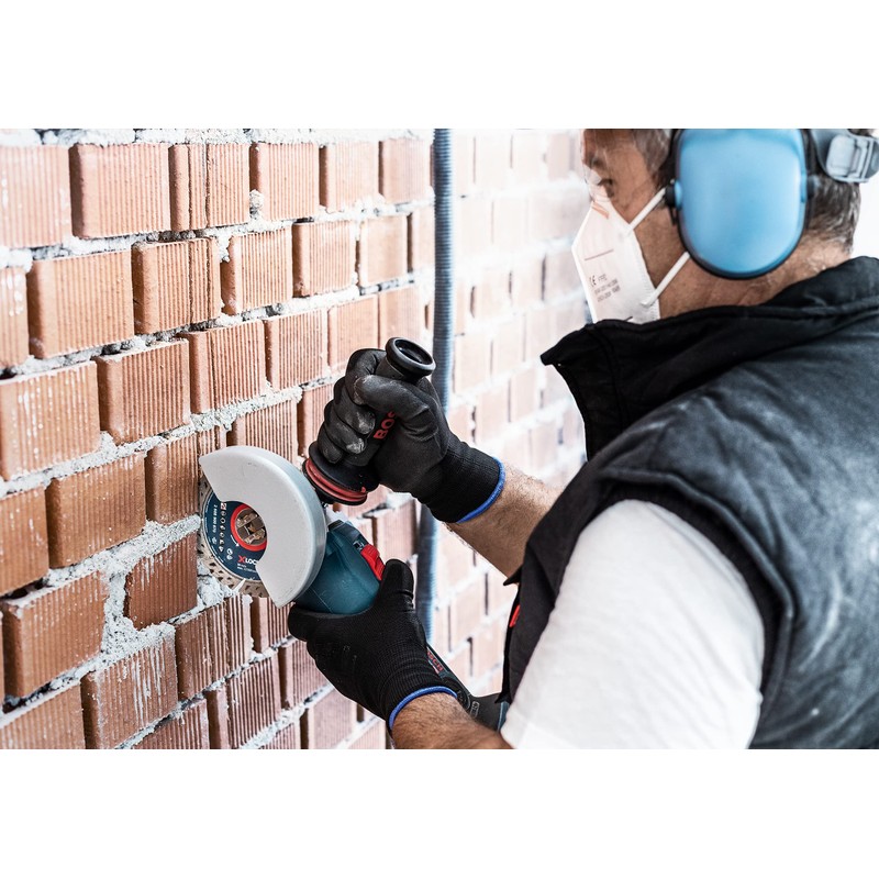 Bosch 1x EXPERT MultiMaterial X-LOCK Diamond Cutting Disc (for Concrete,
