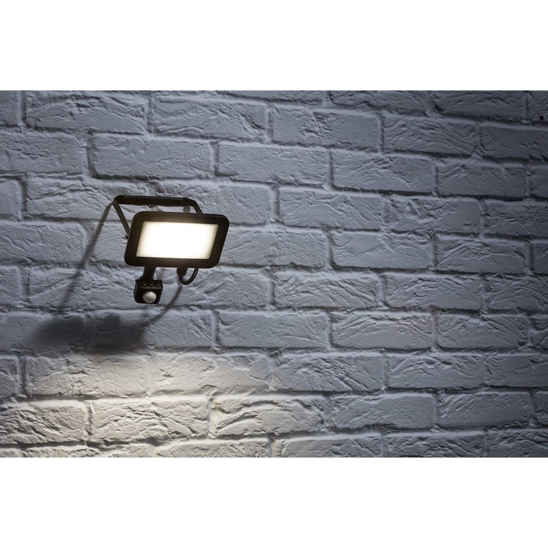 Knightsbridge LED Flood Light, Die-Cast Aluminium, Cool White