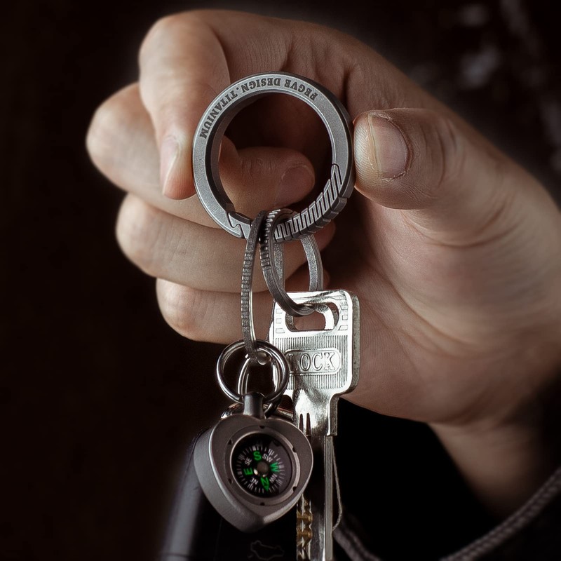 TIMULTI Men's Titanium Key Chain, Lightweight, Double Ring, Side Pushing