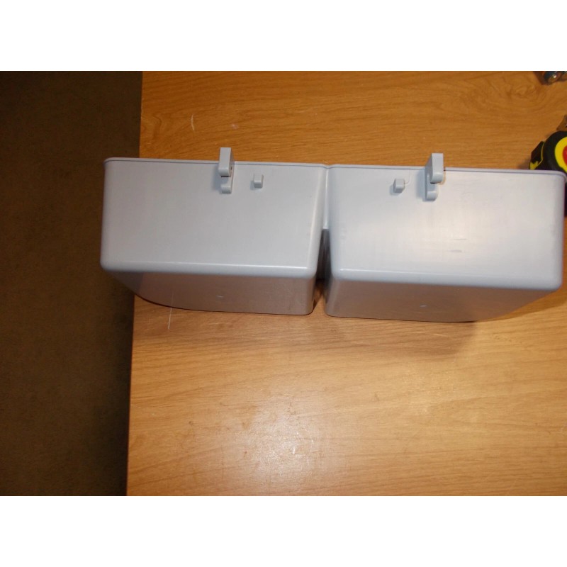 A & H Tool Pet travel carrier cup double for