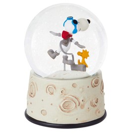 Peanuts Make Space for Friends Astronaut Snoopy Snow Globe Snow Globes Movies & TV