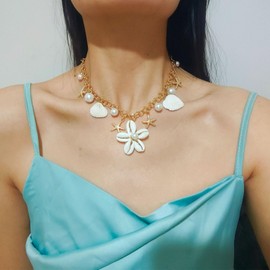 Shell Starfish Necklace Gold Seashell Necklace Sea Shell Pearl Choker Necklace Conch Necklace for Women Hawaiian Beach Jewelry (shell flower pendant)