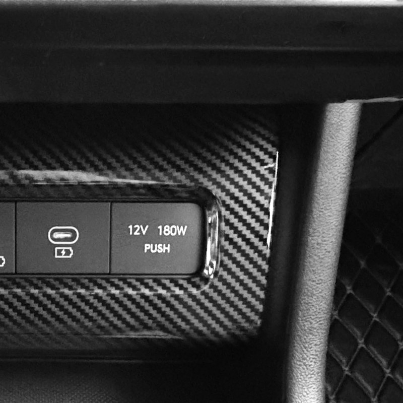 FUEISOF For Hyundai Tucson NX4 2025 Front USB Charging Button