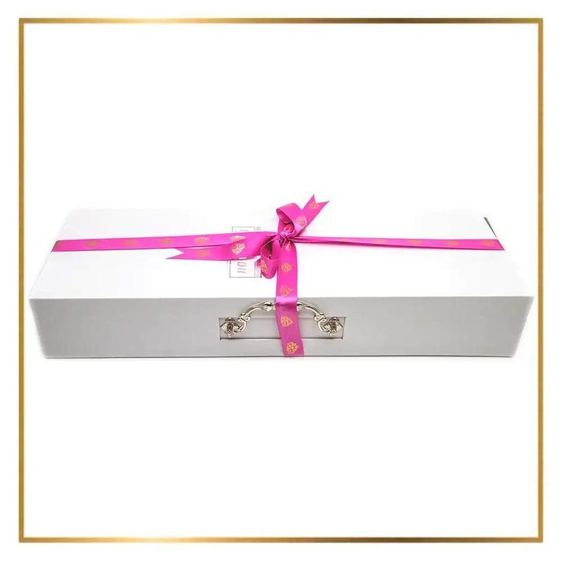 Love Suitcase - Color: Pink and White