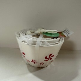 Rae -CANDY Measuring Cups Allside White with Round Candy Figures CHRISTMAS MEASURING CUPS- Dunn by Magenta