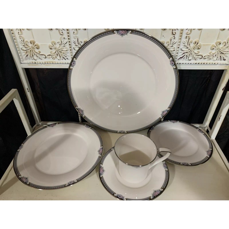 Noritake Halifax 5 Piece Place Setting 7729