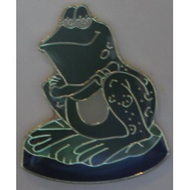 New Sitting Green Frog Lapel Pin Bullfrog Toad Tie Tack Swamp Animal Amphibian