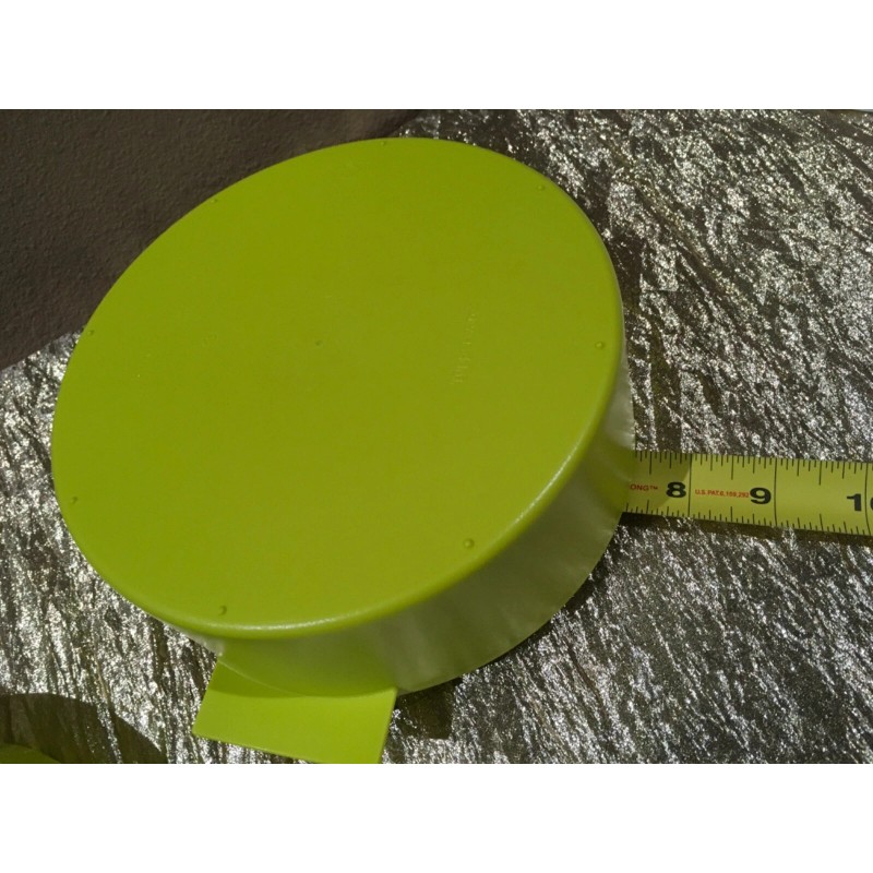 Tupperware UNIQUE Beautiful New Micro-steamer Tortilla Keeper 1 1/2QT Lime