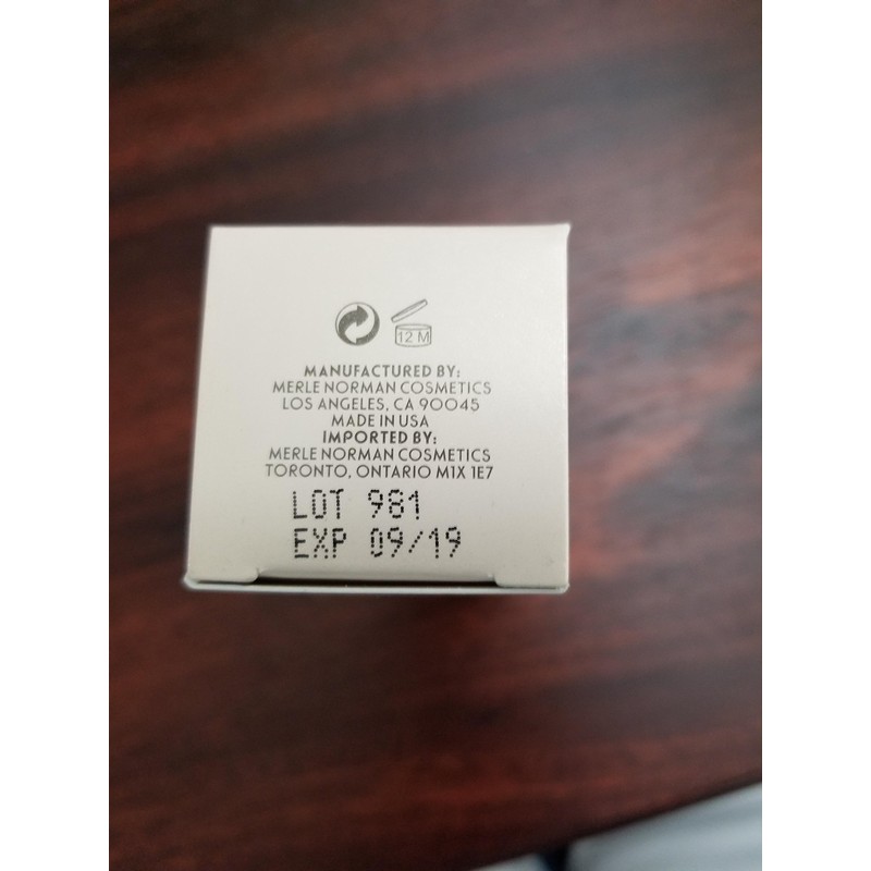 Timeless Illuminating Makeup creamy baige