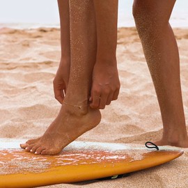 Fettero Initial Anklet Bracelets for Women 14K Gold Plated Dainty Summer Beach Anklet Jewelry Letter Heart Pendant Foot Anklets