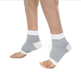 Yogti Medical Grade Plantar Fasciitis Socks Graduated Compression Socks Foot and Ankle Support To Reduce Foot Pain (Small/Medium, White)
