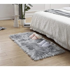 YIHAIC Faux Sheepskin Rug - Faux Fur Rug- Fluffy and Soft Faux Sheepskin Area Rug for Bedroom and Rooms Decor, Shaggy Rugs for Cozy Home Feel (Grey, 60 x 90cm)