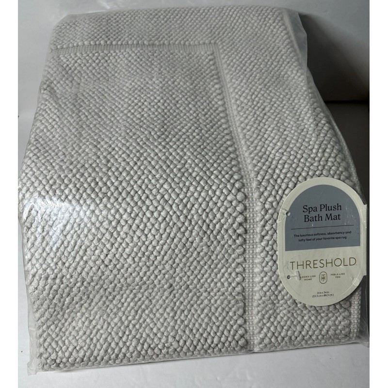 Threshold 21"x34" Spa Plush Bath Mat - Threshold Light Grey