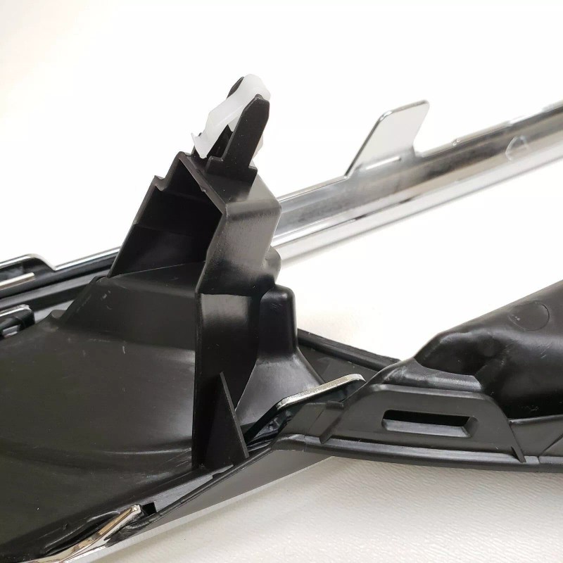 YLT Auto Front Bumper Fog Light Lamp Bezel Trim Driver